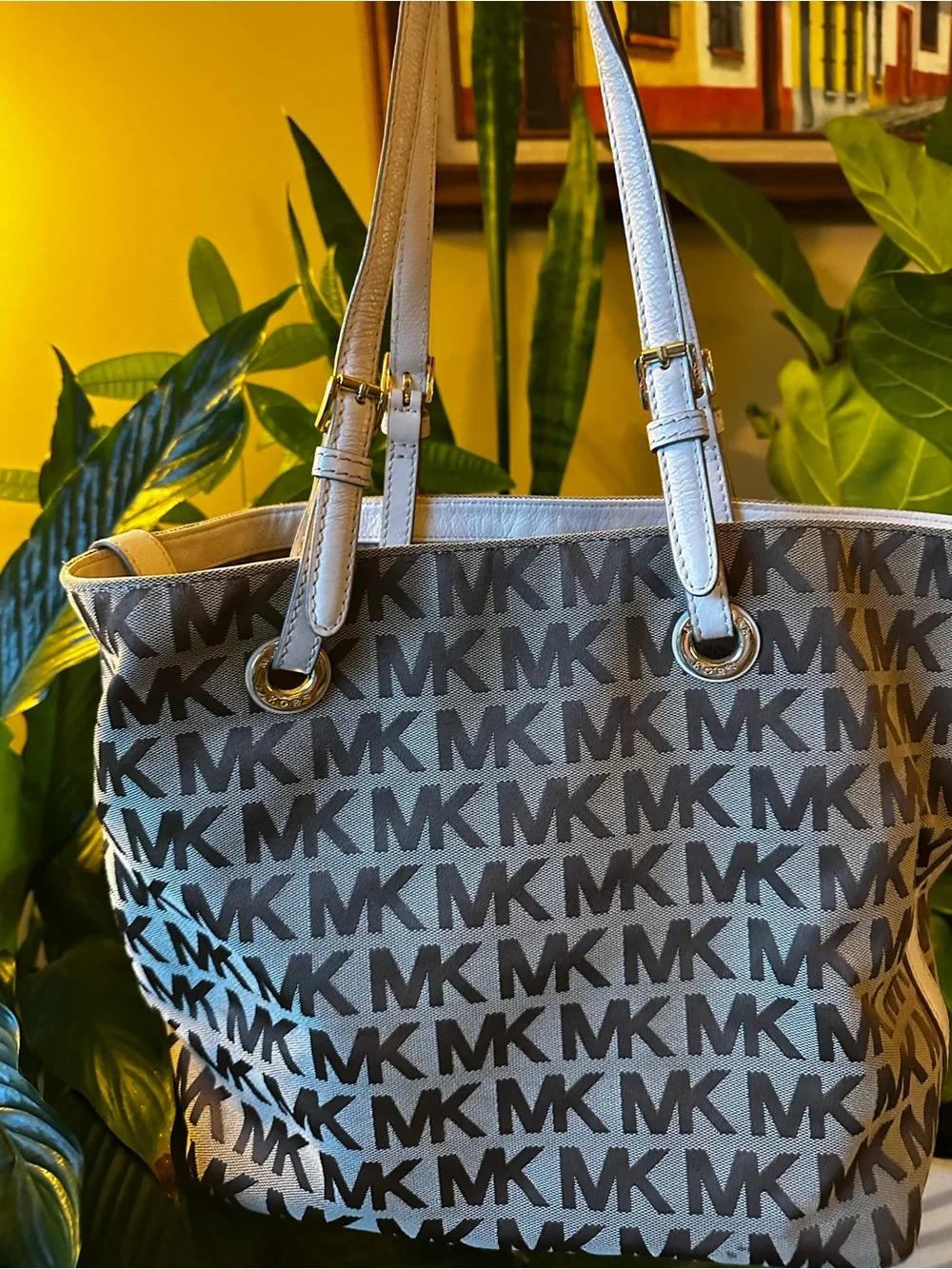 Authentic Michael Kors beige MK Signature Tote with Logo Charm